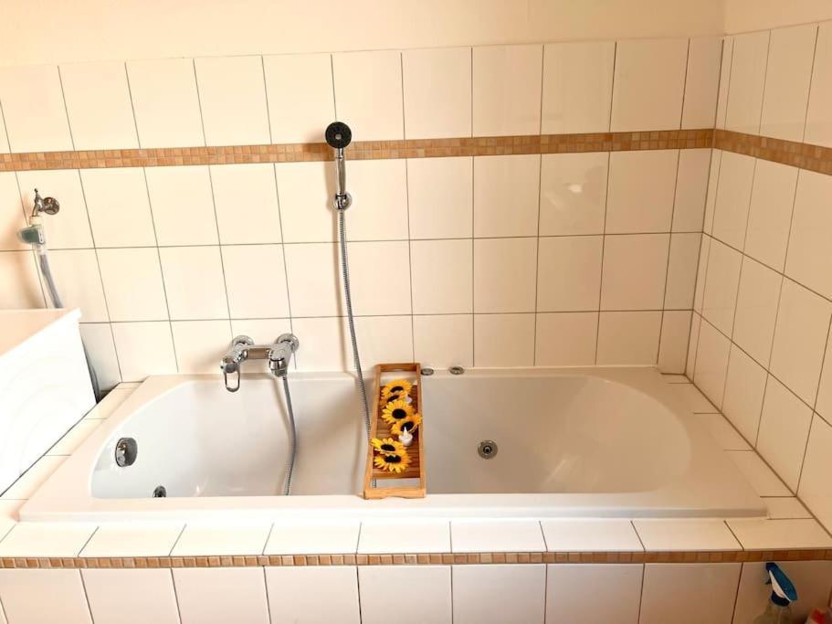 Doppelzimmer Mit Terrasse In Privatem Zuhause Lubeck Ngoại thất bức ảnh
